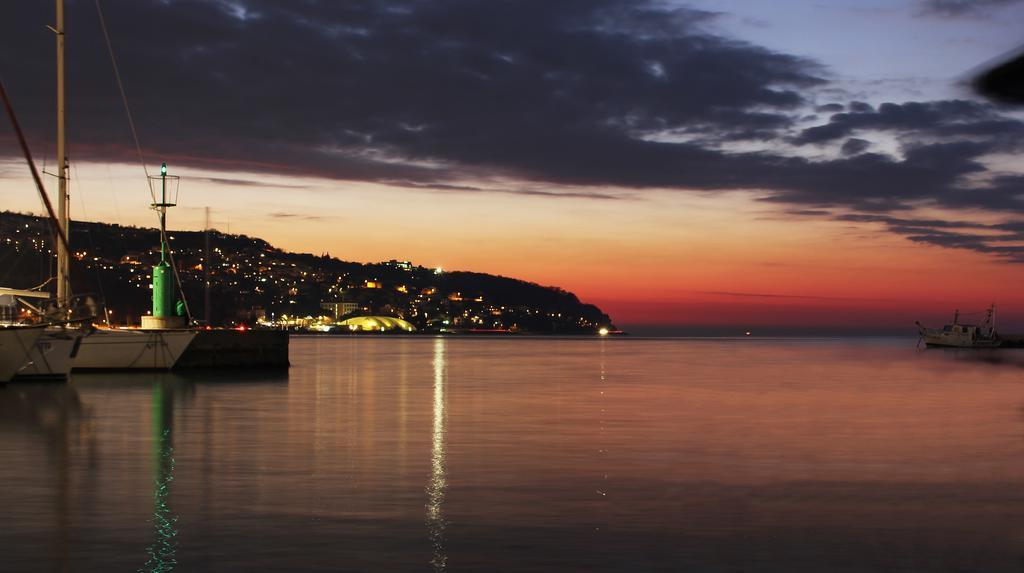 Loft And Palma Apartments Koper Bagian luar foto